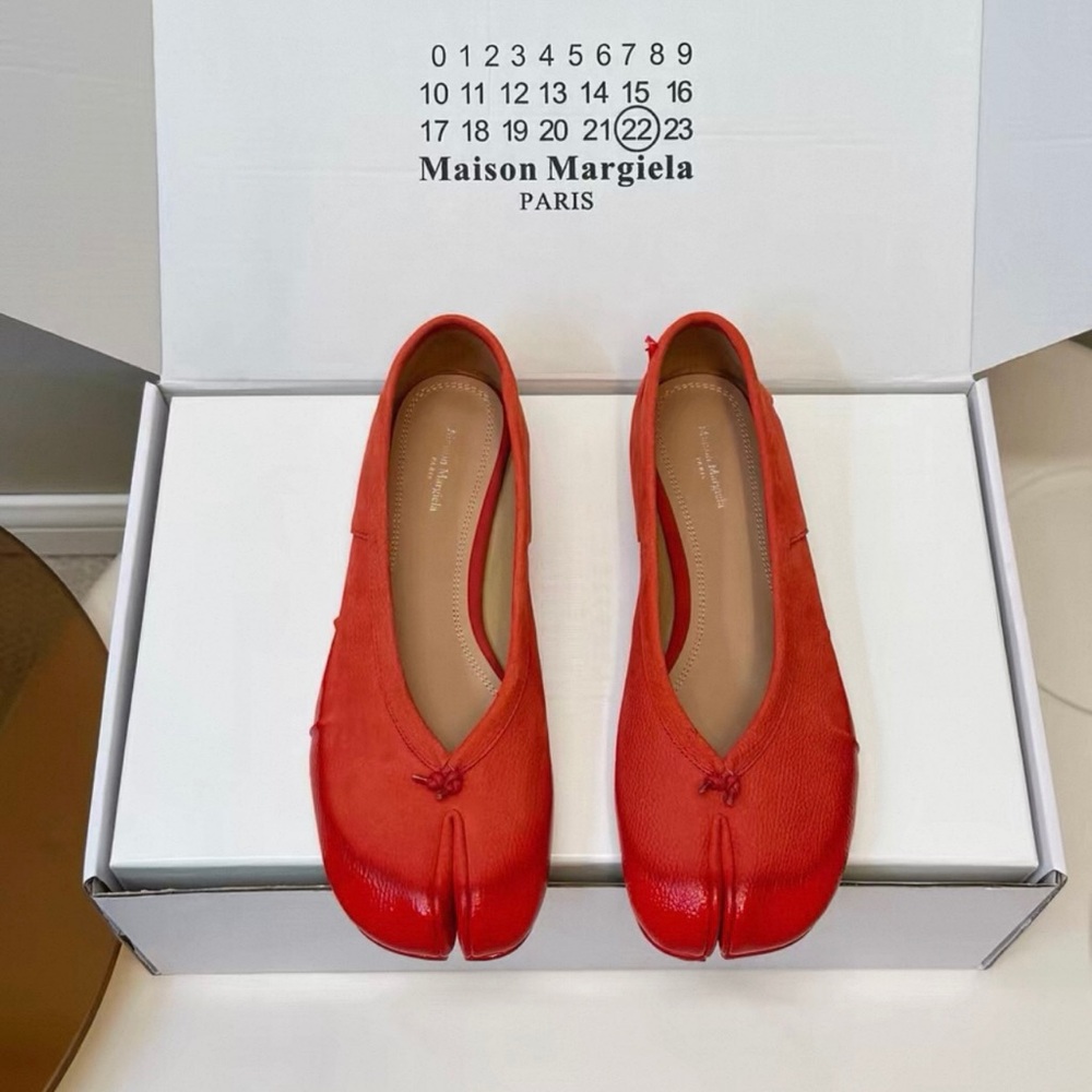 Maison Martin Margiela Women’s Red Tabi Knot Ballet Flats